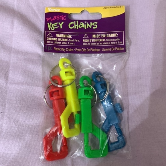 Darice- Plastic Spring Loaded Split Ring Bolt Snap Key Chain‎ - Picture 3 of 5